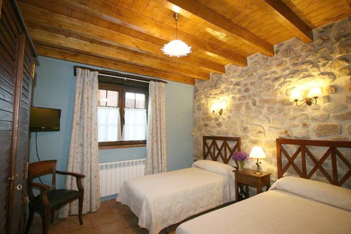 Casa rural para 2 personas, con vistas además de jardín y balcón - 1