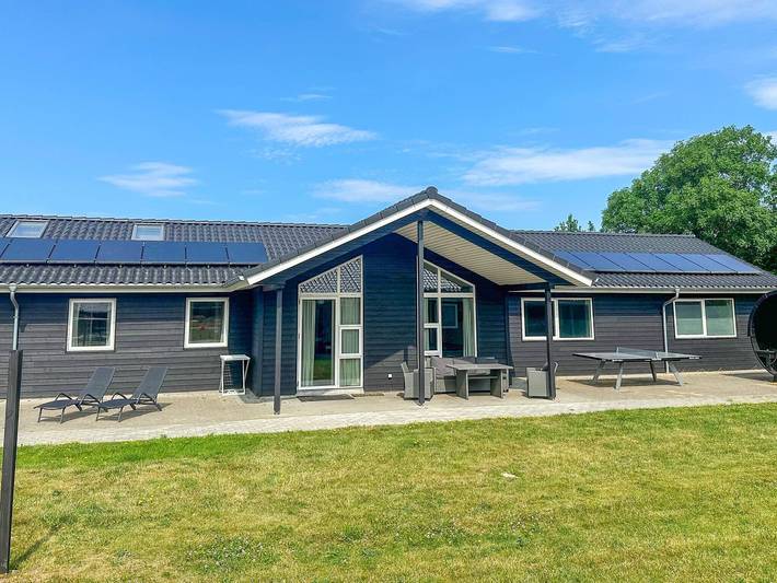 Ferienhaus für 16 Personen, mit Whirlpool und Terrasse sowie Pool und Sauna, mit Haustier auf Rømø
