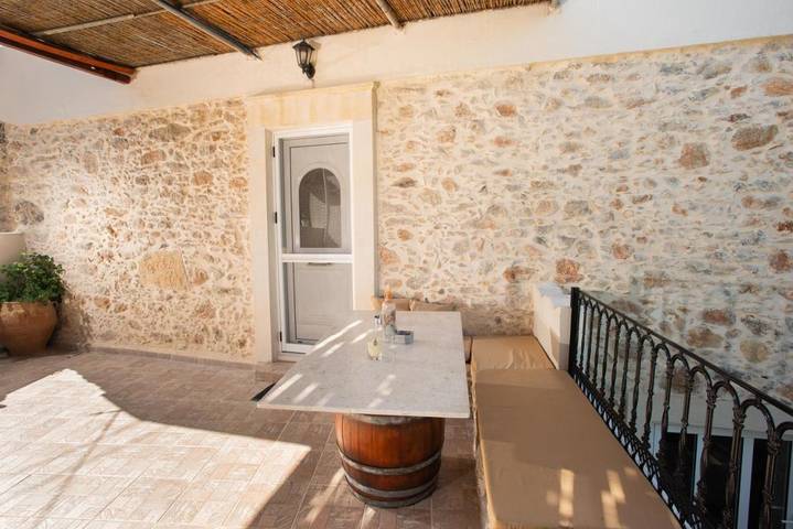 Location de vacances pour 3 personnes, avec jardin et vue dans Matala