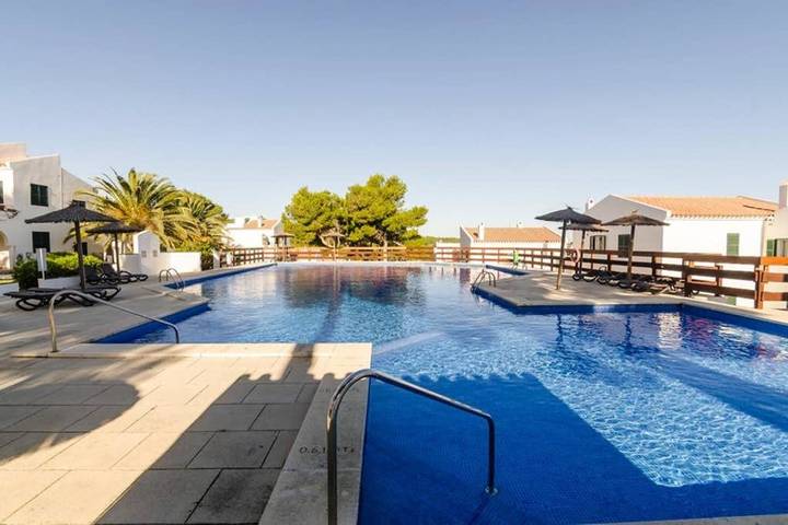 Gîte pour 6 personnes, avec bassin pour enfant et vue ainsi que jardin et piscine, adapté aux familles à Port d'Addaia - 3