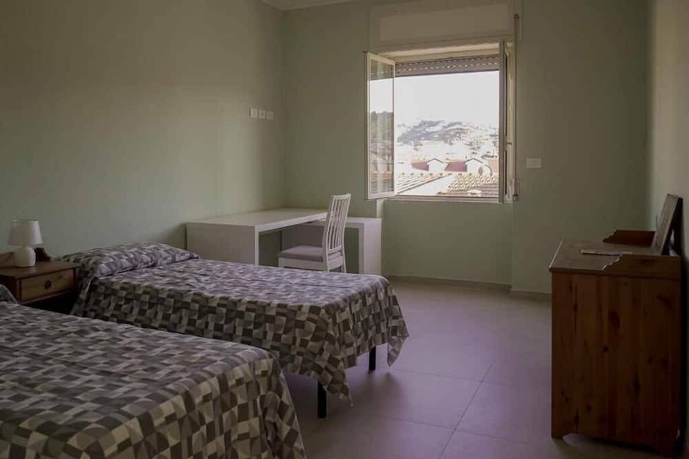Apartamento entero, Apt 90m2_Aircon_terrace_wifi_2bedrooms_free parking_wifi_50m next to the sea in Agropoli, Cilento