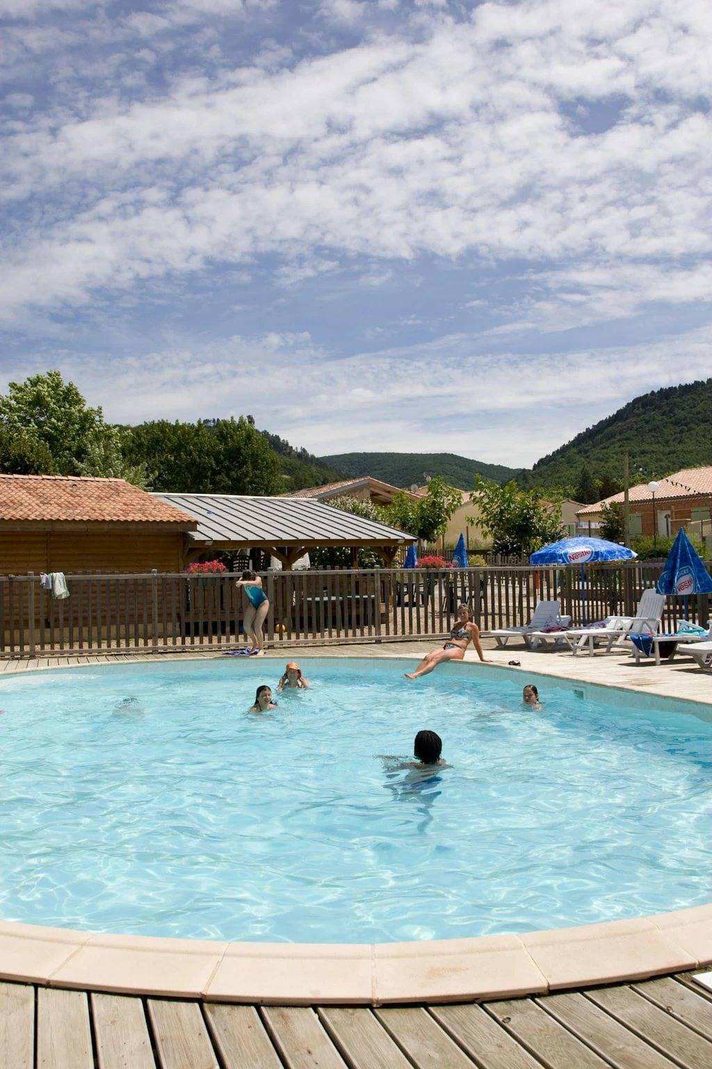 Zecamping 3 étoiles piscine chauffée locatif Tv clim 21m2 4 pers in Sorèze, Castres und Umgebung