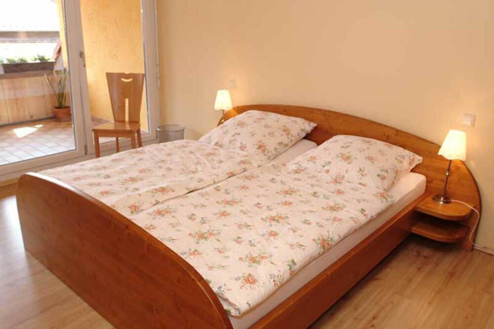 Ganze Wohnung, Jörgers Grafenhof - Ferienwohnung mit 84qm, 3 Schlafräume, max. 7 Personen in Europa-Park, Kappel-Grafenhausen