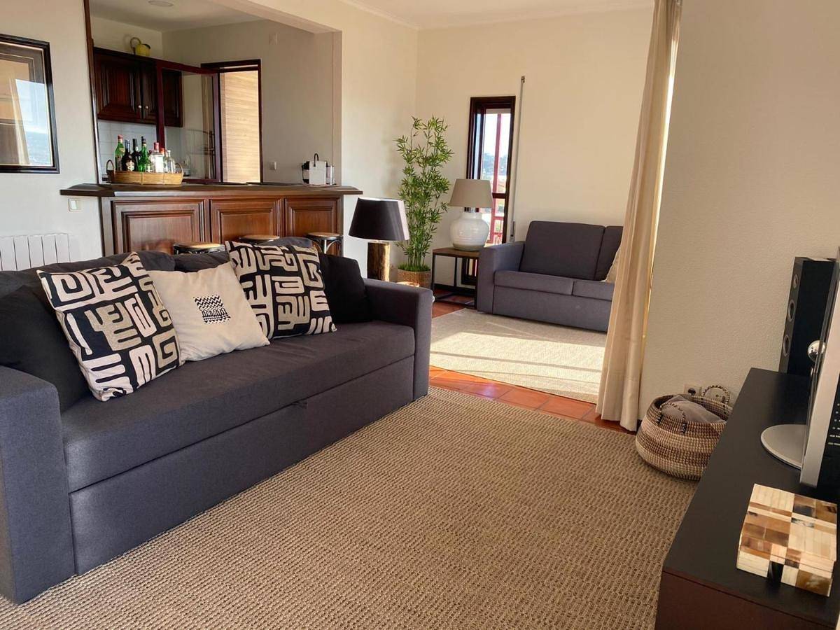 Appartement entier, Apartment with Sea View in Mindelo, District de Porto