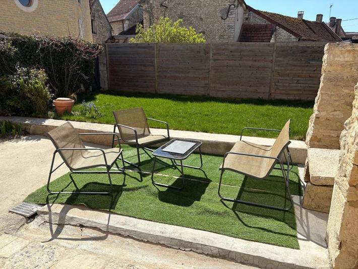 Location de vacances pour 4 personnes, avec jardin et vue à Chablis - 3