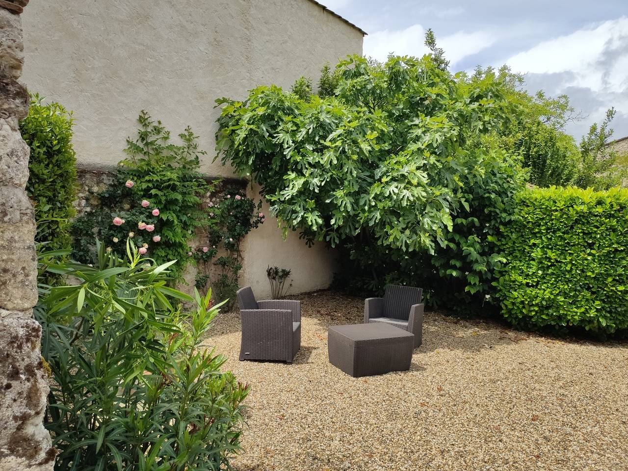 4 Bed Villa - Sleeps 8 - Garden - Fireplace in Port-Sainte-Foy-et-Ponchapt, Périgord Pourpre