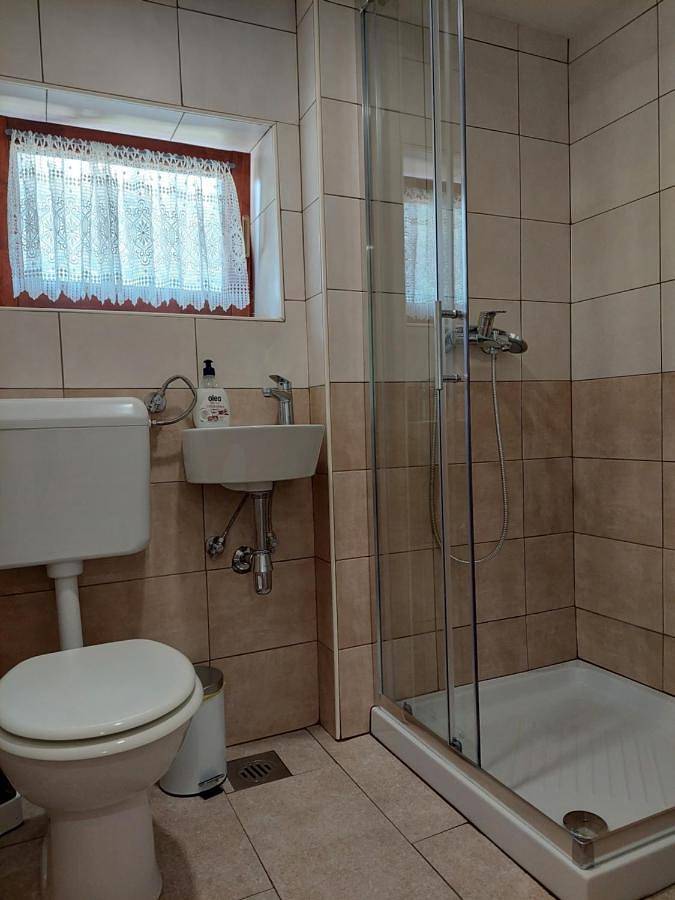 Gîte pour 6 personnes, avec vue et jardin, animaux acceptés à Bled - 3