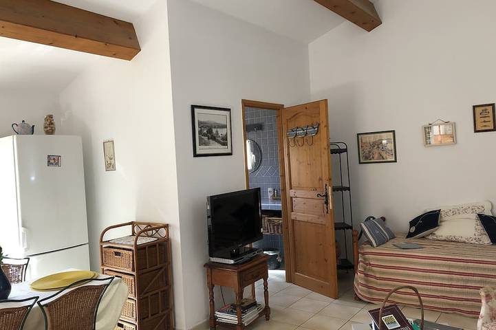 Sanary Small country house with garden. Small dogs accepted in Sanary-sur-Mer, Mediterranean Coast (France)