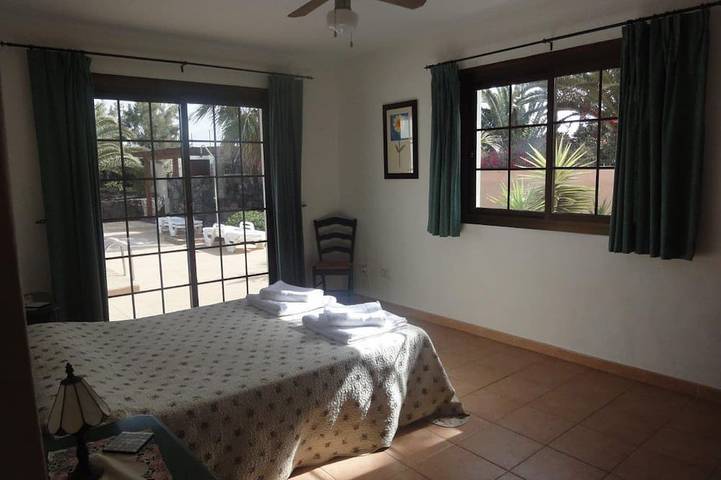 Luxury Secluded Villa - Grande Aircon piscine chauffée dans la chambre principale wifi pleine vitesse in Lajares, La Oliva