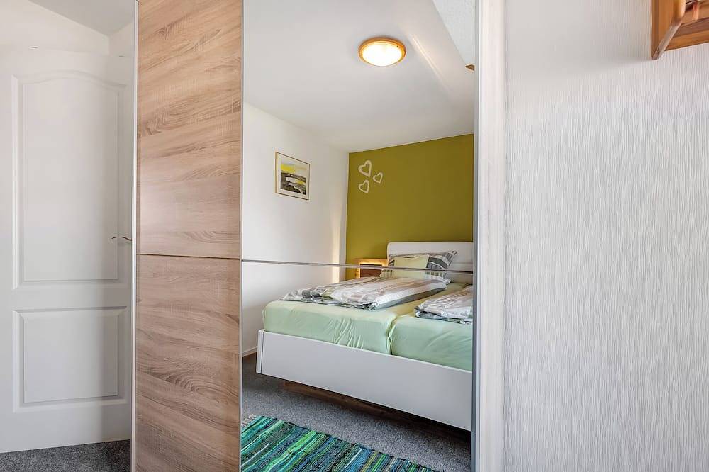 Ganze Wohnung, Ferienwohnung 'Hallighof' mit Meerblick, Gemeinschaftsgarten und Wi-Fi in Langeneß, Halligen