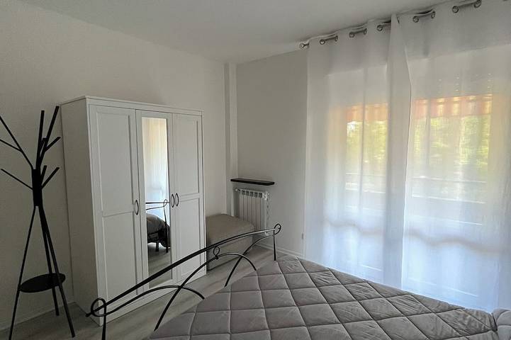 Gîte pour 4 personnes, avec terrasse, animaux acceptés dans Ispra - 2