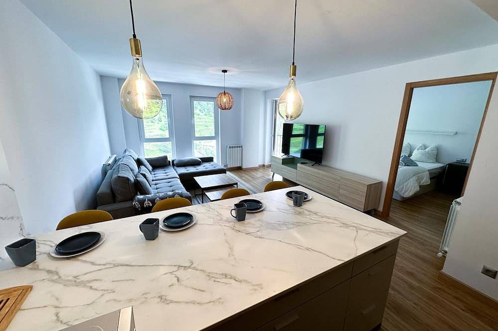 Entire apartment, 4-Person Apartment, 2 Bed, Arinsal, Parking Included in Arinsal, Pal Arinsal