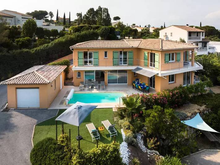 Filter.villa.villa pour 8 personnes, avec Balcon ainsi que Terrasse et Piscine dans Saint-Aygulf