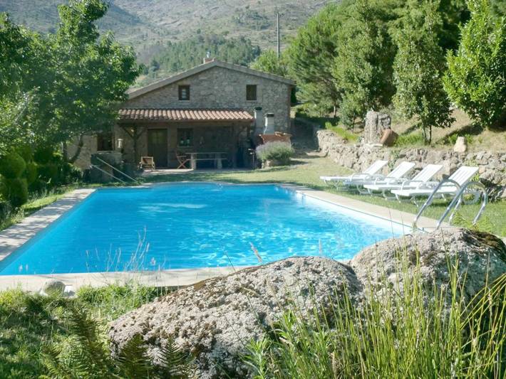 Casa de férias para 8 pessoas, com Varanda e Terraço e ainda Jardim and Piscina em Covilhã