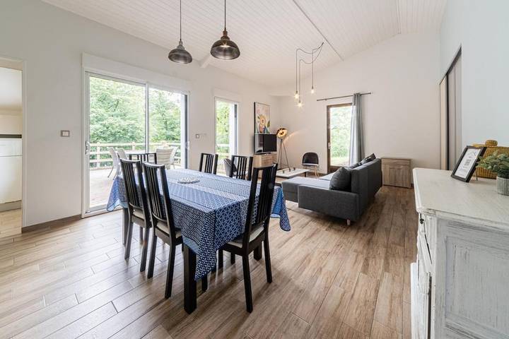 Gîte pour 4 personnes, avec terrasse et jardin dans Rochetrejoux