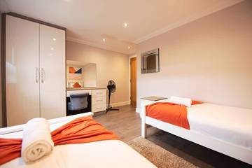 Apartment for 4 People in Reading, North Wessex Downs, Photo 3