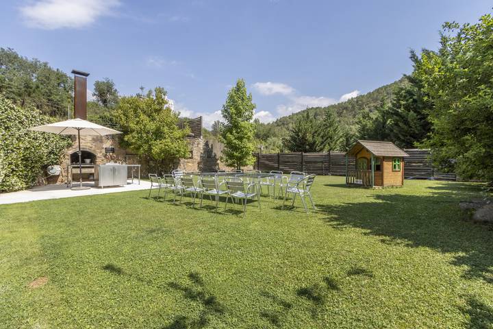 Casa rural para 16 personas, con vistas al lago y jardín en Noguera - 2