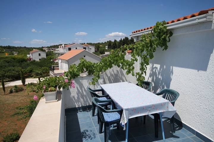 Ferienwohnung für 3 Personen, mit Balkon/Terrasse auf Hvar