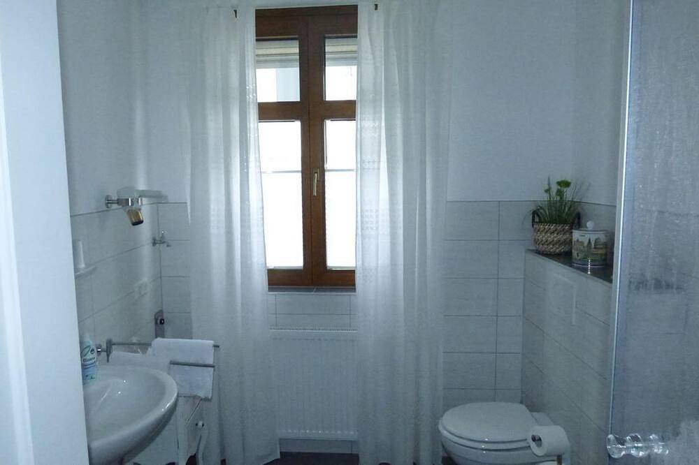 Ganze Wohnung, Fewo Eg - Georgs Ferienhaus in Zeltingen-Rachtig, Bernkastel-Kues & Umgebung