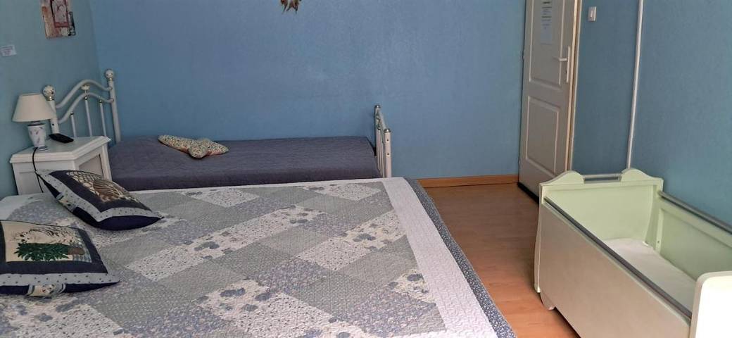 Chambre d’hôte pour 2 personnes, avec Terrasse ainsi que Jardin et Vue dans Parc naturel régional du Haut-Jura - 2