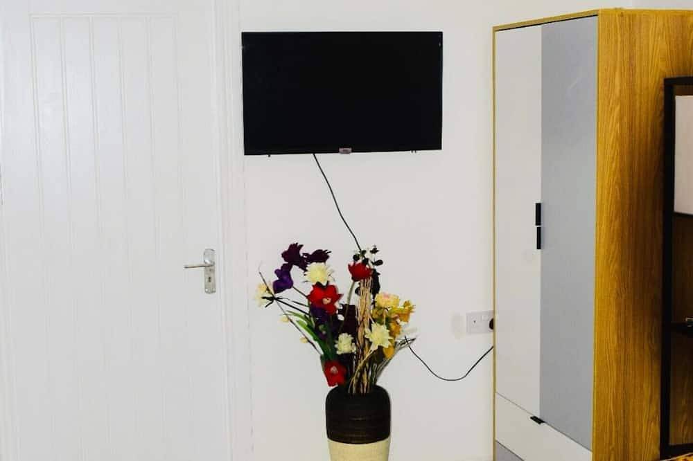 Stylish & Compact Central Mk 1-Bed Walk to Station | Business Ready Free Parking in Milton Keynes, Südostengland