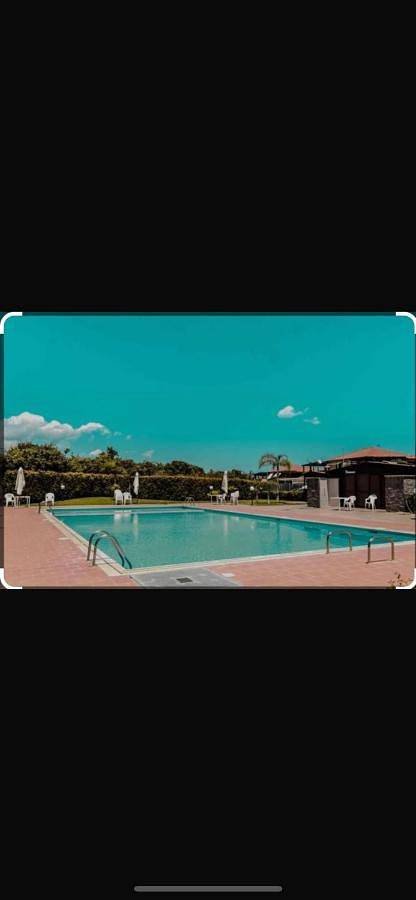 Casa vacanza per 9 persone, con piscina e panorama nonché balcone a Sant'Anna (Catane)