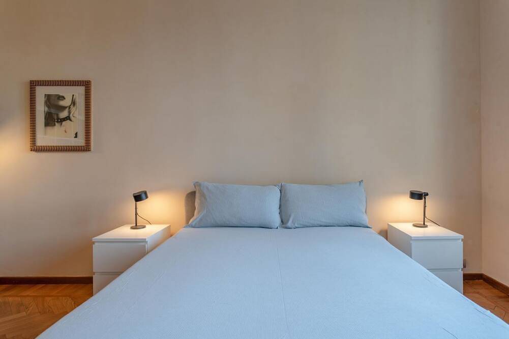 Appartamento intero, San Tommaso, Luxury, 4 rooms by HappyHosTorino in Torino, Provincia di Torino