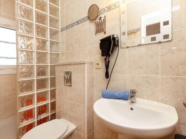 Gîte pour 2 personnes, avec Terrasse et Jardin dans San Pedro Pescador - 4