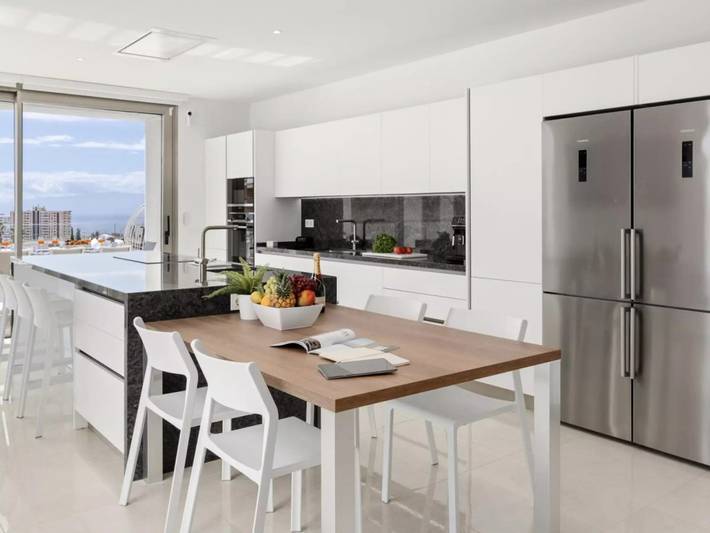 Villa für 8 Personen, mit Terrasse und Whirlpool sowie Garten und Sauna in Adeje - 3