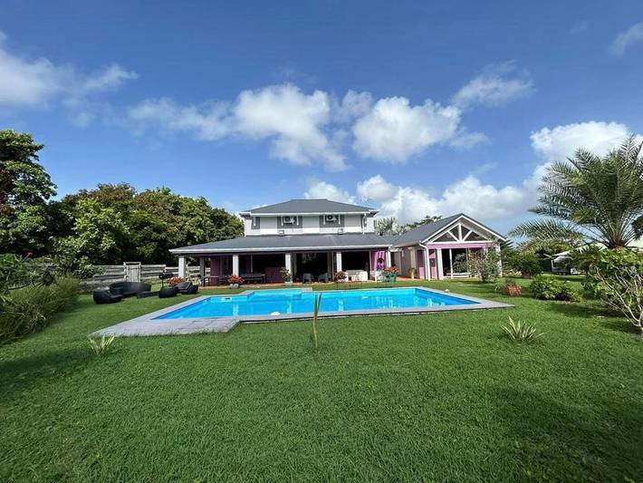 Chalet para 16 personas, con piscina y jardín - 1