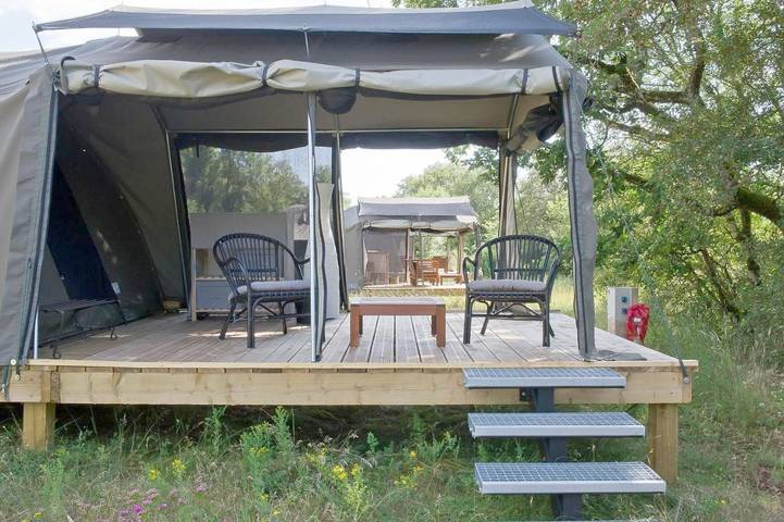Tente pour 4 personnes, avec jardin ainsi que piscine et vue, animaux acceptés dans le Lot - 4