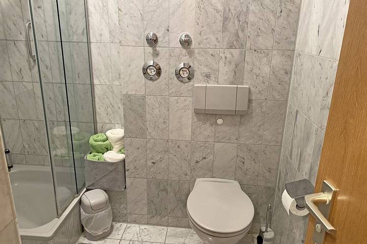 Ganze Wohnung, Ferienwohnung Sonnenschein 32 qm, Wohn- und Schlafraum, Süd-West-Balkon in Sachrang, Aschau im Chiemgau