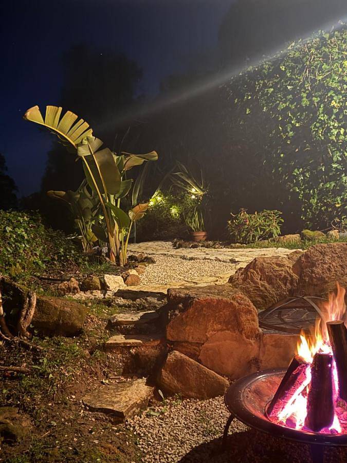 Camping para 2 pessoas, com piscina e jardim e ainda terraço and vista em Portugal