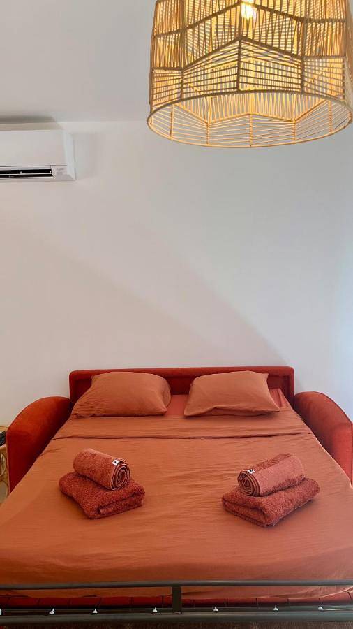 Location de vacances pour 6 personnes, avec jardin et piscine à La Verdière - 4