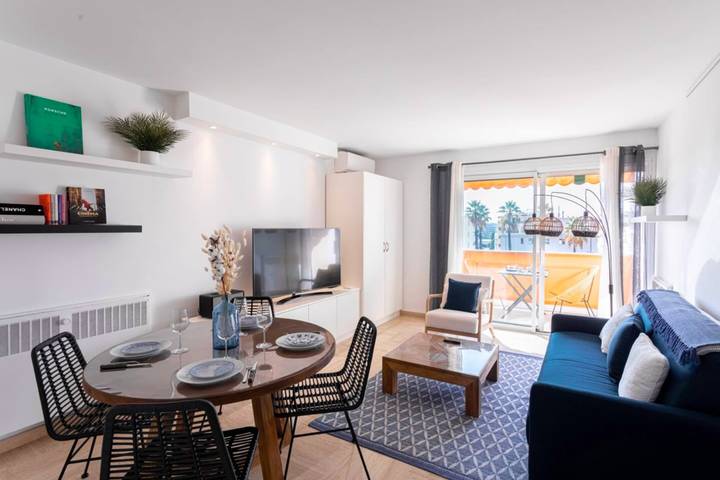 Entire apartment, Cocoon with garden near the sea in Cannes, Mediterranean Coast (France)