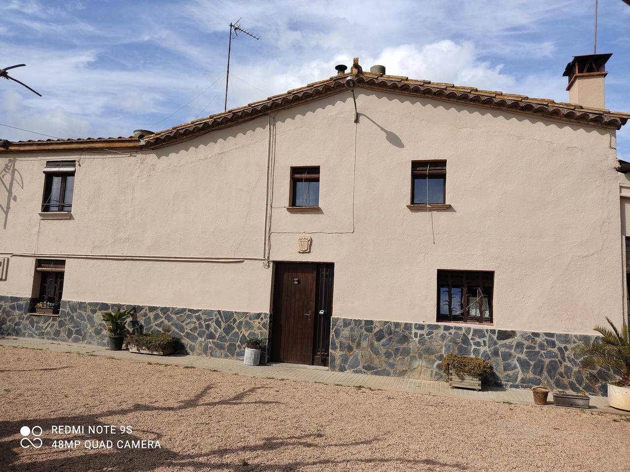 Holiday Home "Casa Rural Can Abres" with Pool, Garden & Wi-Fi in Vilobí d'Onyar, Girona Province