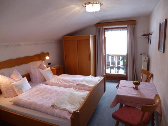 Bergbauernhof Grubenlehen - Doppelzimmer Nr. 4, Dusche/Wc/Balkon, Tv, Sitzecke, Nichtraucher, Obergeschoss in Ramsau bei Berchtesgaden, Berchtesgadener Alpen