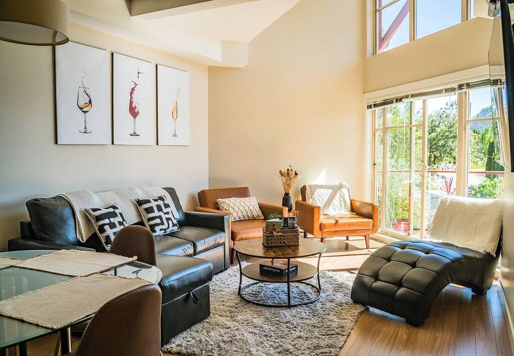 Ganze Wohnung, Top floor!Mission Hill and lake view. Gym,pool,sauna,and more! Mins to the lake in Crystal Mountain