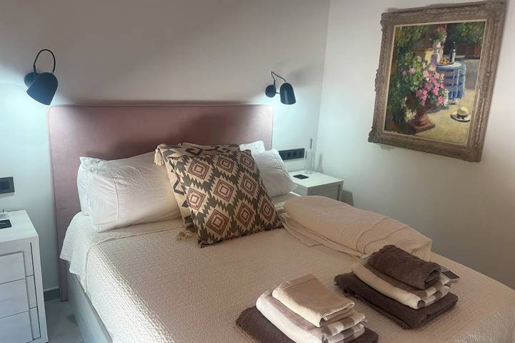 Newly renovated luxury villa in vibrant seaside town of Alcossebre in Alcossebre, Alcalà de Xivert