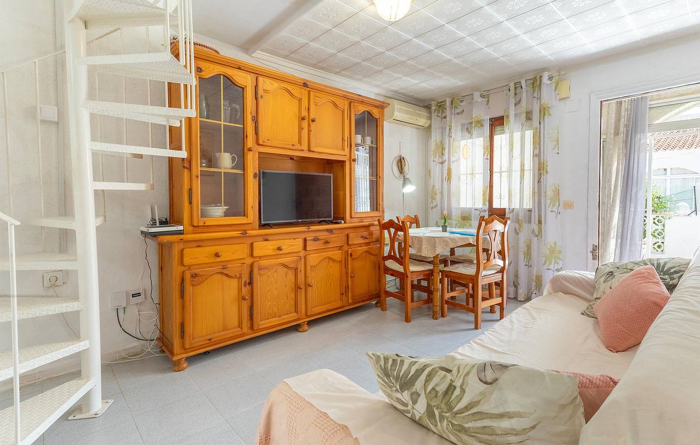 Apartamento acolhedor com terraço, WiFi e A/C, a 1 km do centro da cidade in El Chaparral, Torrevieja