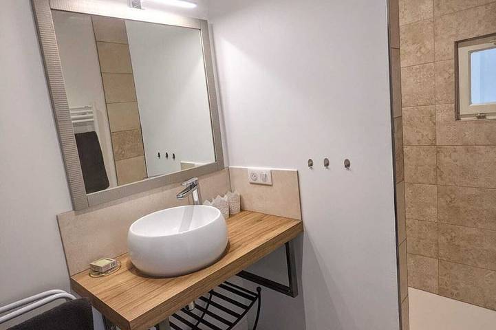 Location de vacances pour 5 personnes, avec terrasse et jardin à Saint-André-de-Roquepertuis - 4