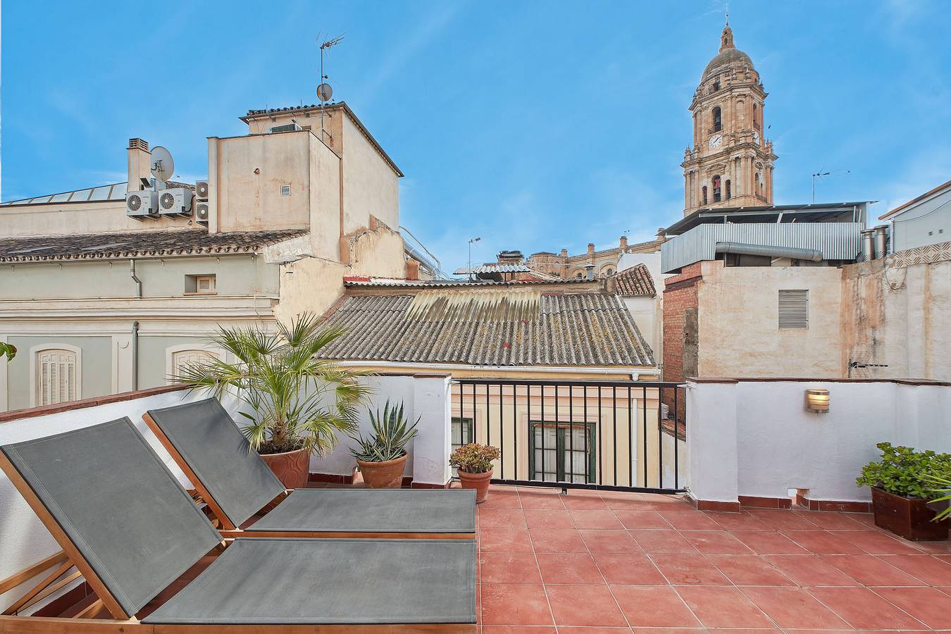 Entire apartment, Siglo - Holiday penthouse in Malaga in Malaga Centro Historico, Malaga