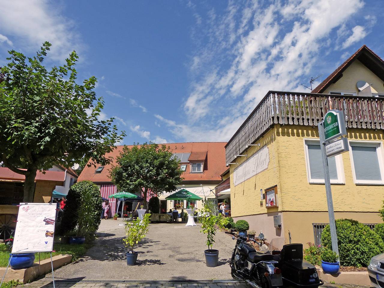 Landhaus Lebert - Familienzimmer (40 qm) mit drei Schlafräumen in Windelsbach, Taubertal