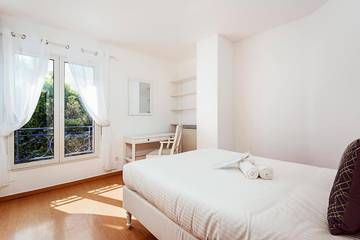 Location De Vacances pour 17 Personnes dans Le Chesnay, Yvelines, Photo 3