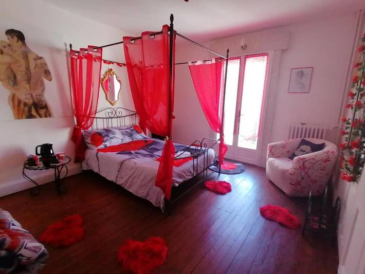 Chambre d’hôte pour 3 personnes, avec Terrasse et Jardin
