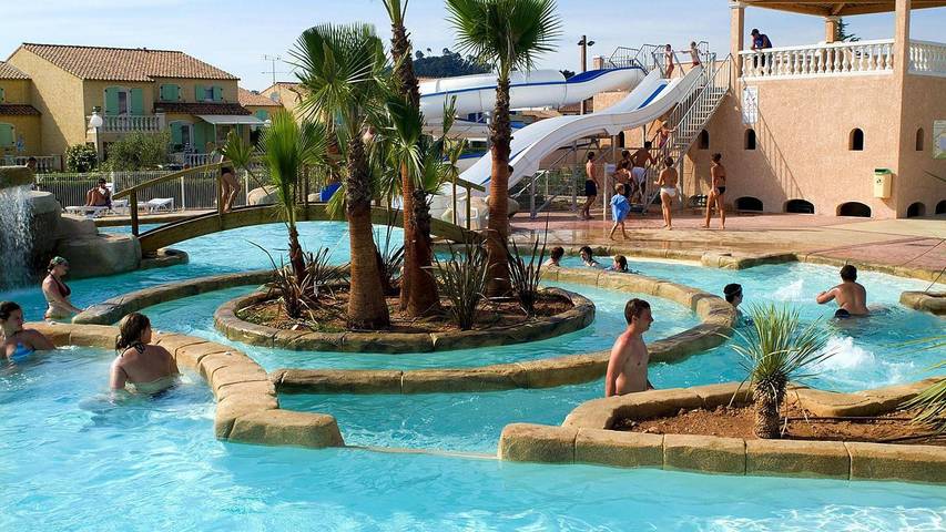 Ferienhaus für 8 Personen, mit Garten und Balkon sowie Pool und Whirlpool - 1