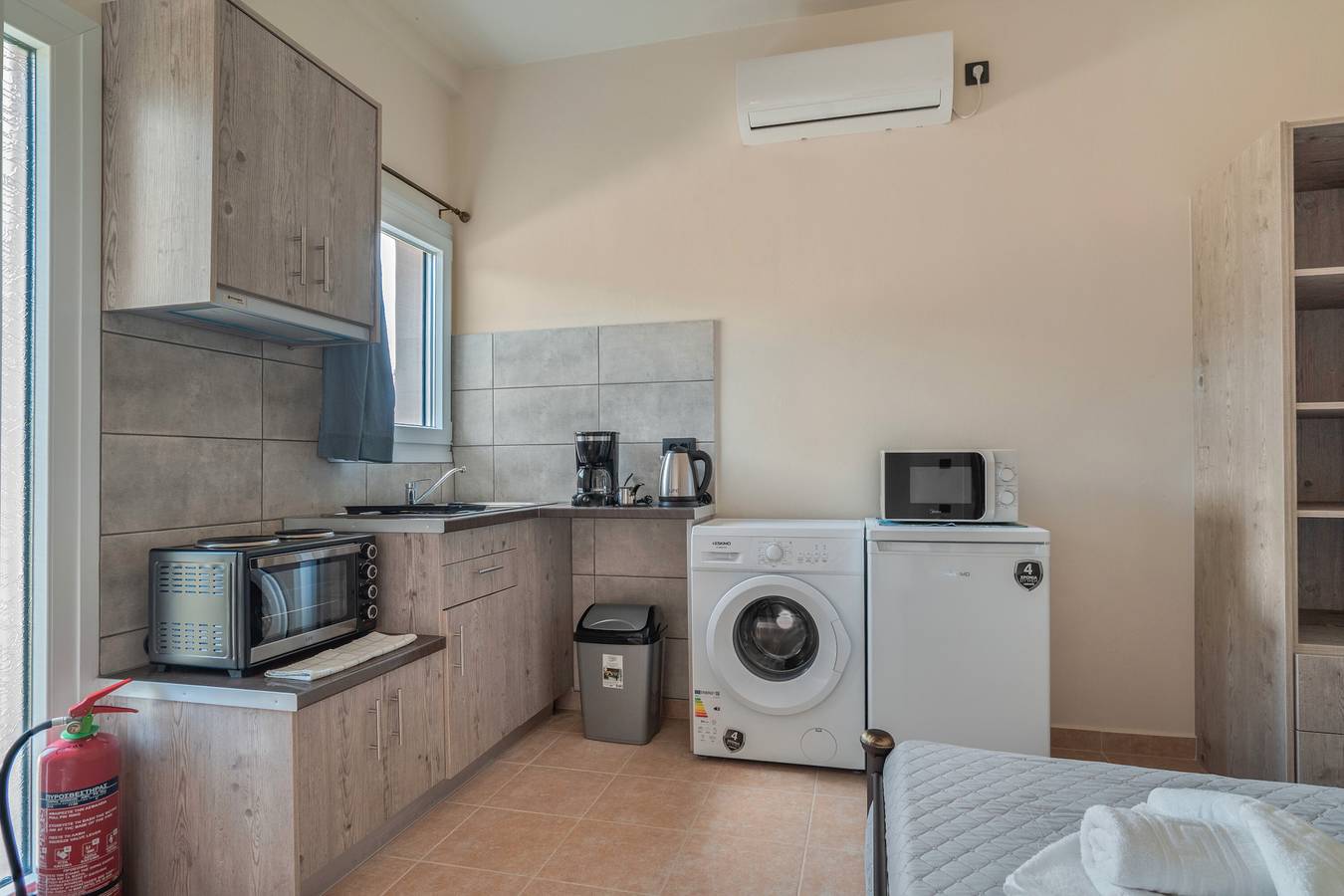 Gehele studio, Appartement 'Panagis 1' met uitzicht op de bergen, Wi-Fi en airconditioning in Kefalonia