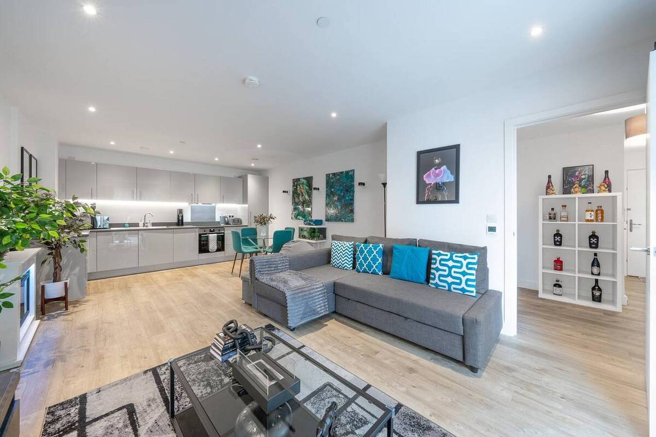 Hel lejlighed, Stylish 1-Bed Apt in Harrow with Balcony near Heathrow and Wembley in Harrow, London