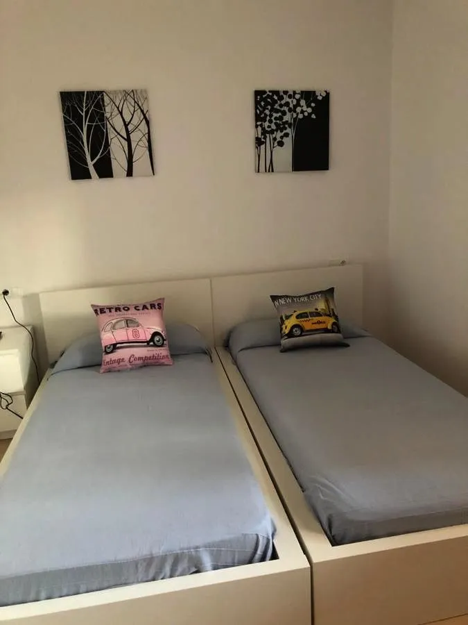 Ferienwohnung für 4 Personen, mit Seeblick und Ausblick sowie Terrasse - 1