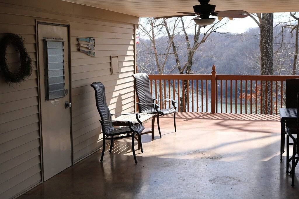 Gemütliche Lakefront Cabin - Bootsanleger & atemberaubender Blick auf den Lake Cumberland! in Lake Cumberland